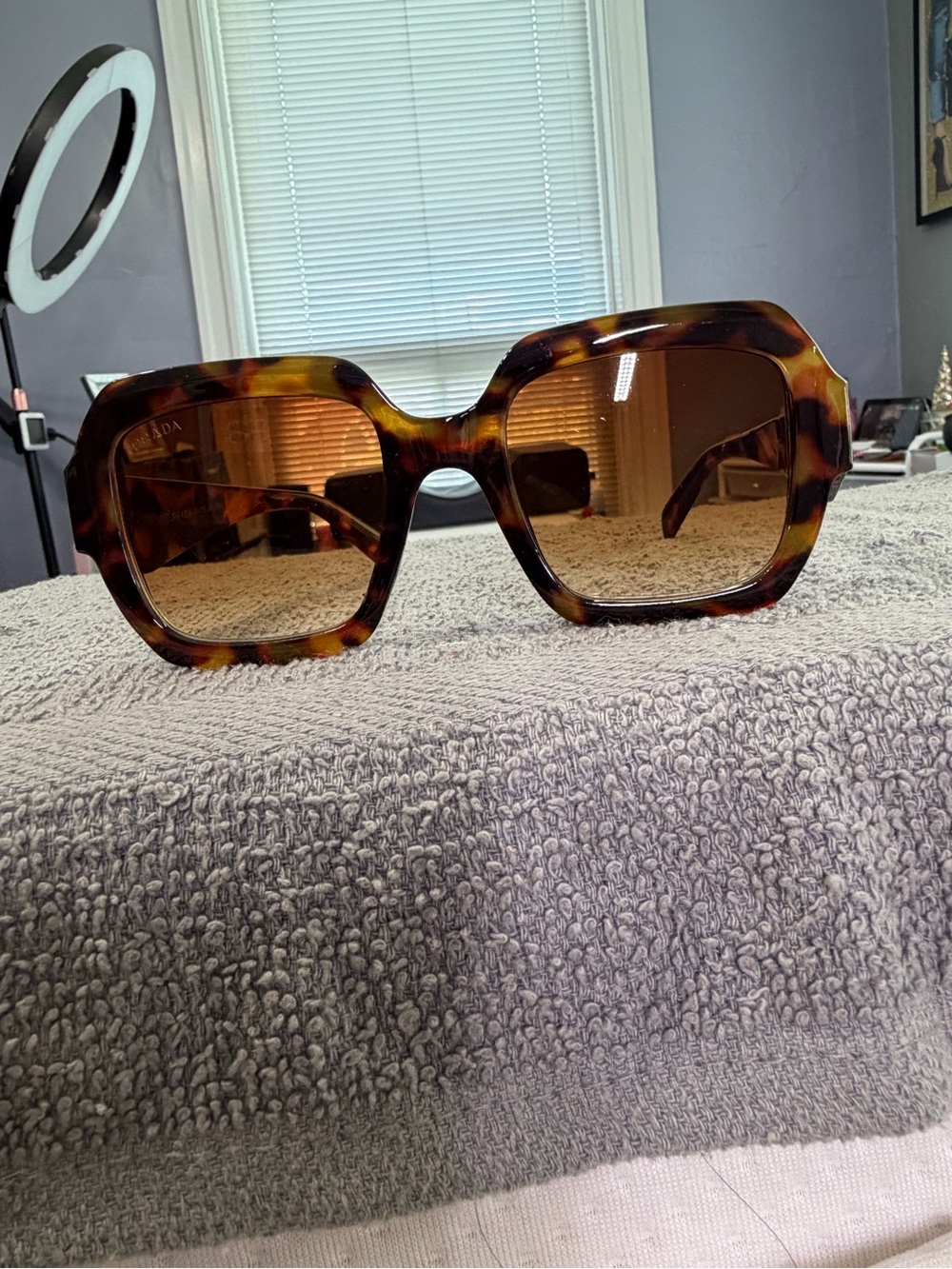 Oversized Tortoiseshell Square Sunglasses - Brown Gradient Lenses